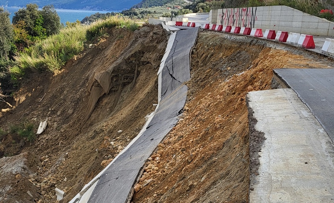 Έρευνα διέταξε ο εισαγγελέας για τον ...χάρτινο δρόμο Ρακοπόταμου - Κεραμιδίου